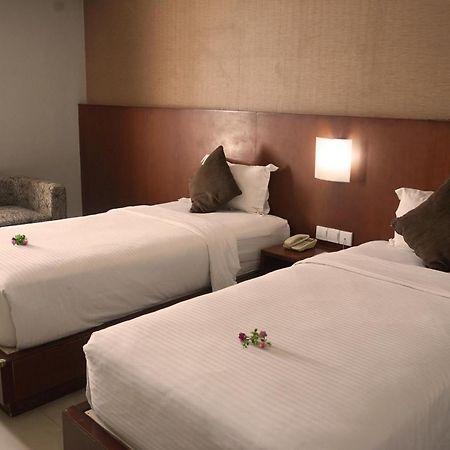Grand Hatika Hotel Tanjung Pandan Exterior photo