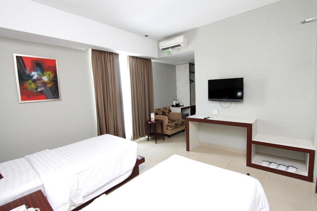Grand Hatika Hotel Tanjung Pandan Exterior photo